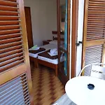 Pensionmargaritakotroniskiathos B&B