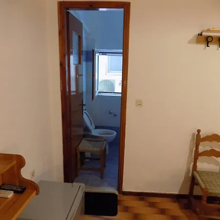 Alojamento de Acomodação e Pequeno-almoço Pensionmargaritakotroniskiathos 2*