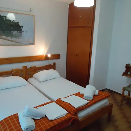 Alojamento de Acomodação e Pequeno-almoço Pensionmargaritakotroniskiathos 2*