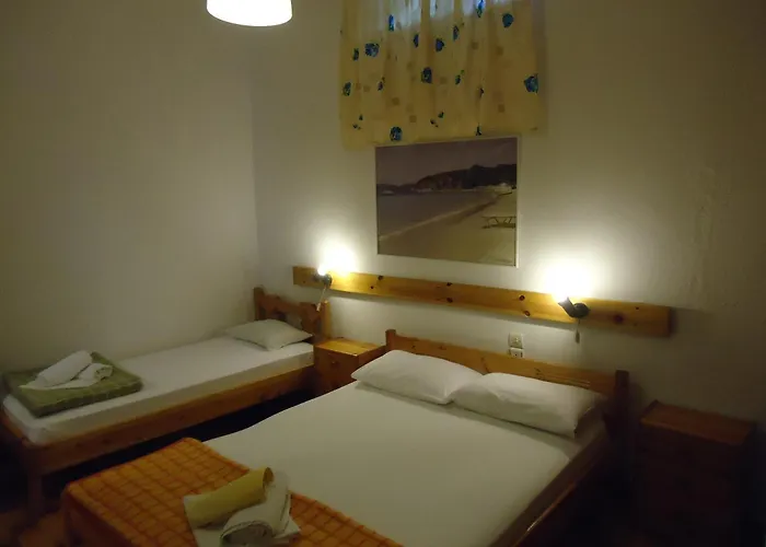 Pensionmargaritakotroniskiathos Bed and breakfast