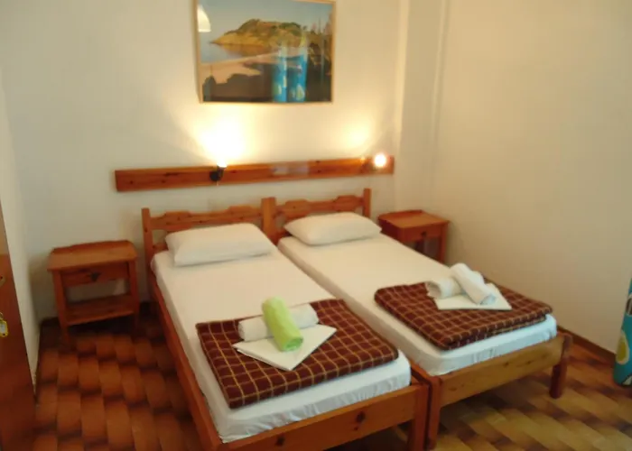 Pensionmargaritakotroniskiathos Bed and breakfast