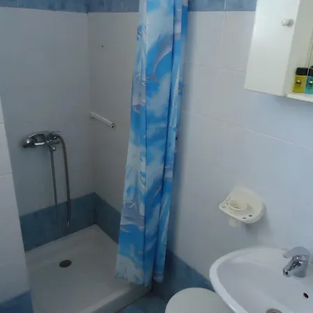 לינה וארוחת בוקר Pensionmargaritakotroniskiathos 2*