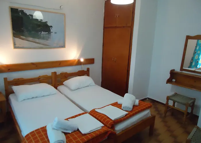 Oda ve Kahvaltı Pensionmargaritakotroniskiathos 2*